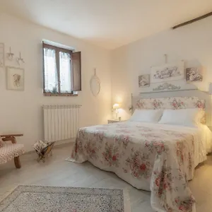  Country house Renello